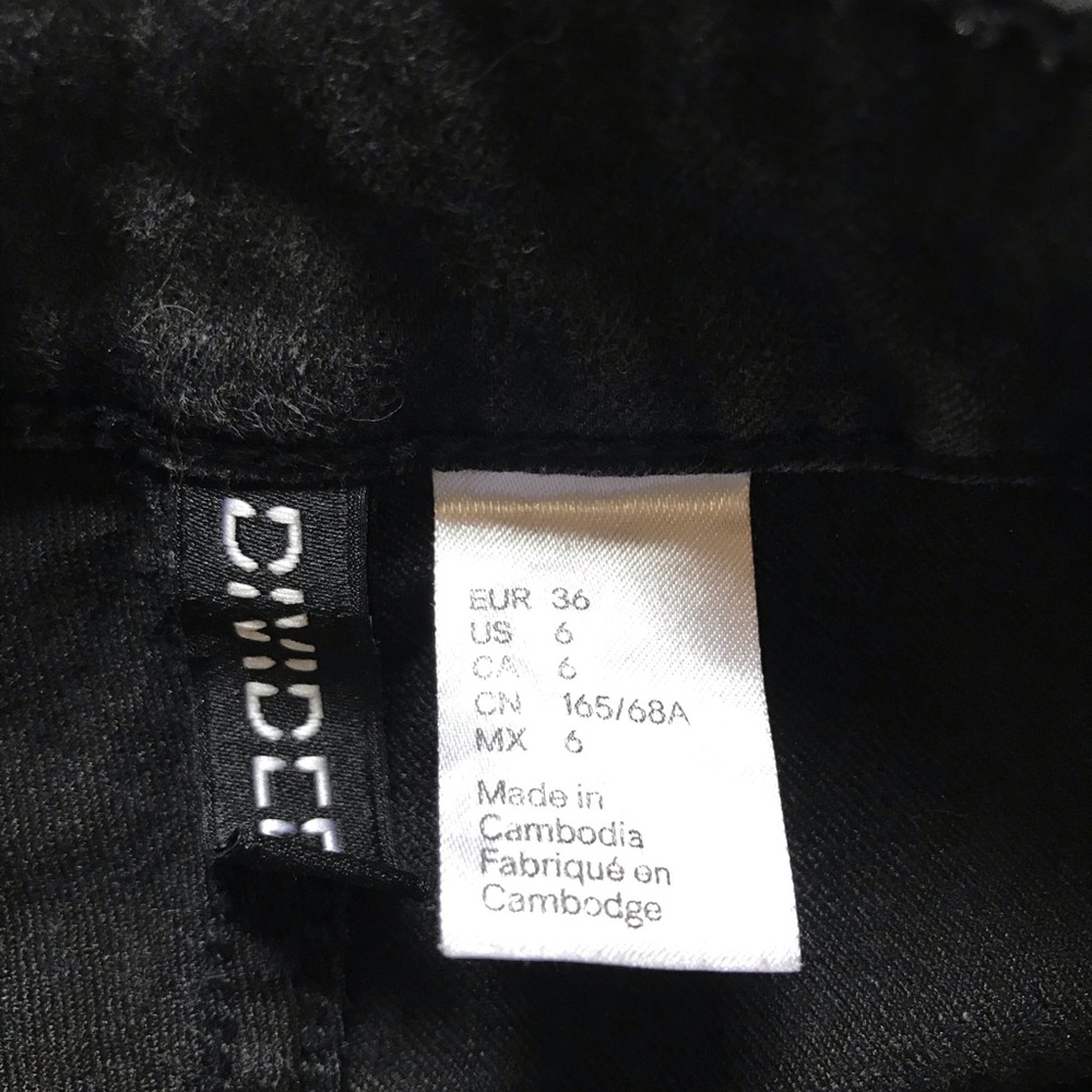 H&M | Shorts - Picture 3 of 3